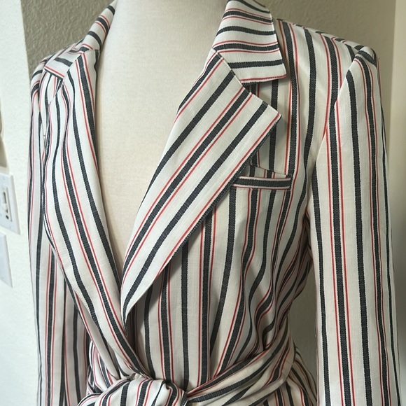 Marciano Stunning, Red and Blue Striped Blazer with belt and satin lining Size M - Picture 6 of 7